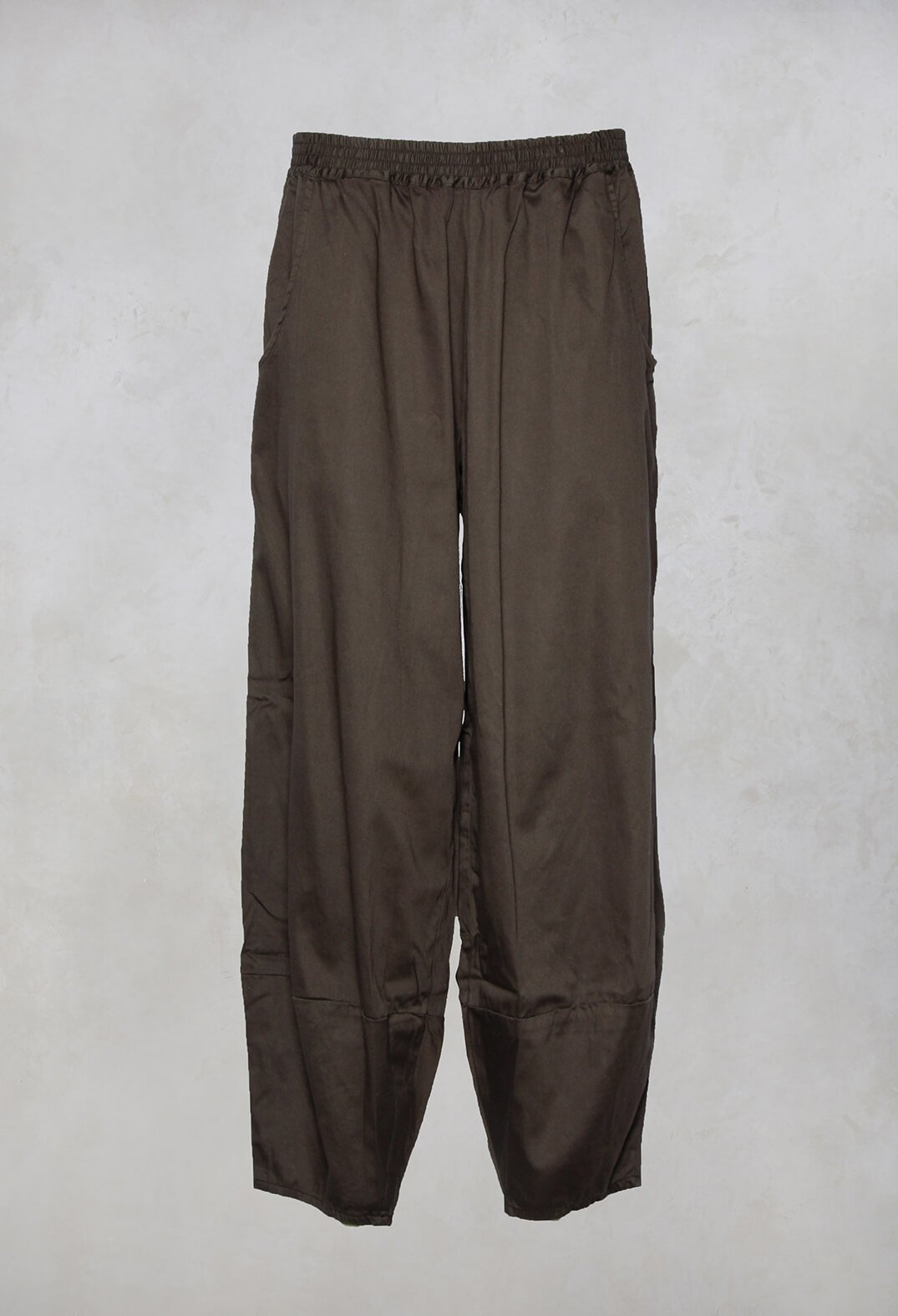 Wurmheere Trousers With Elasticated Waist in Teak